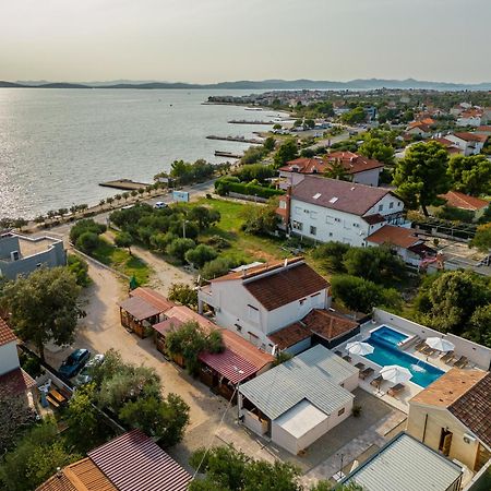 Camp Mrkva Mobile Homes With Pool Sukošan Exteriér fotografie