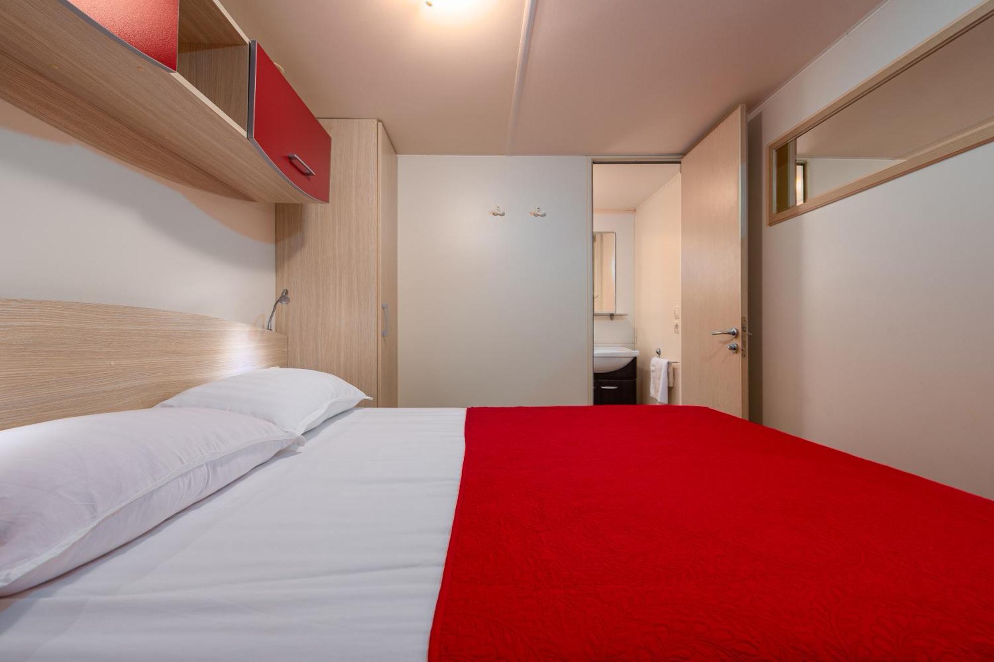 Camp Mrkva Mobile Homes With Pool Sukošan Exteriér fotografie