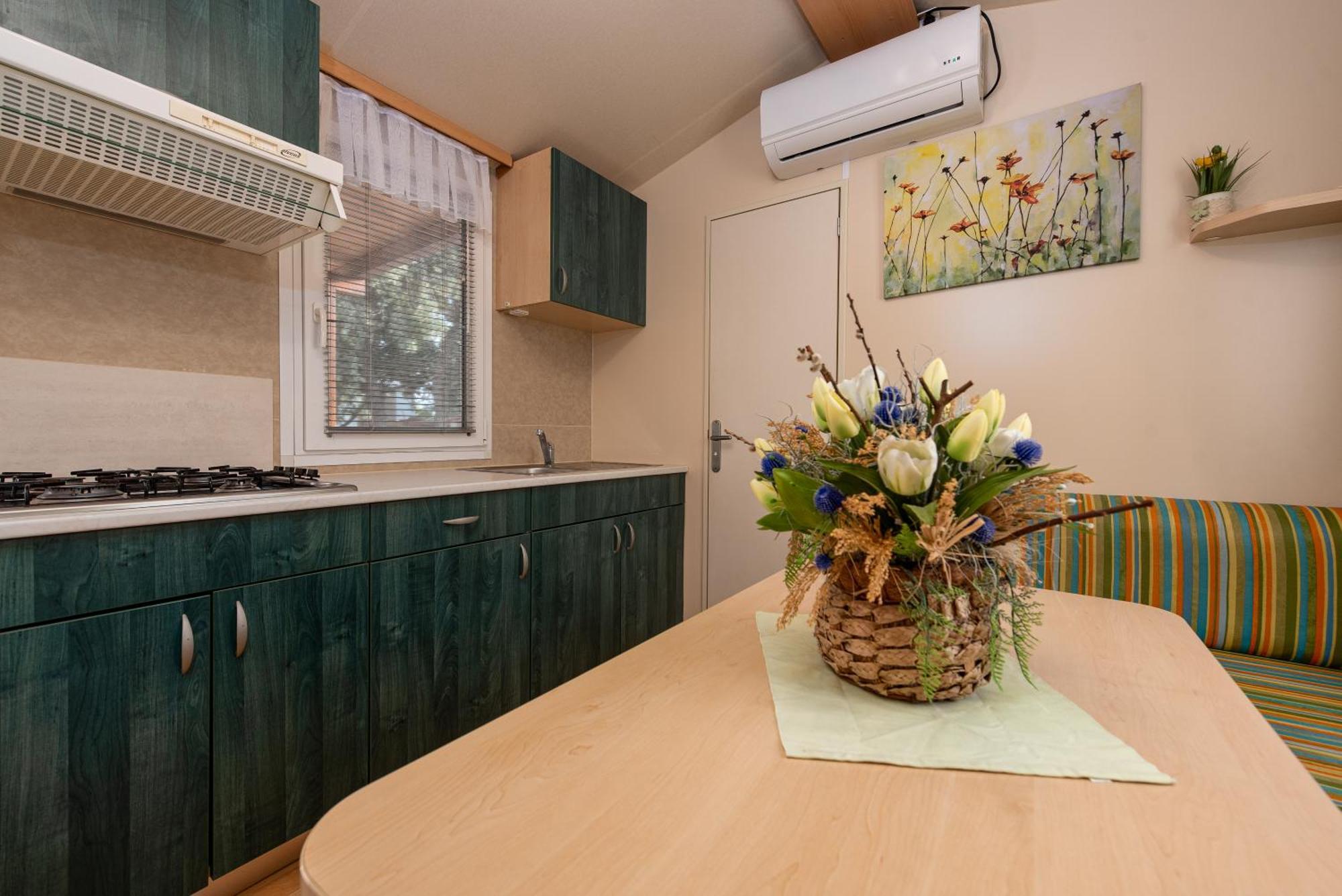 Camp Mrkva Mobile Homes With Pool Sukošan Exteriér fotografie