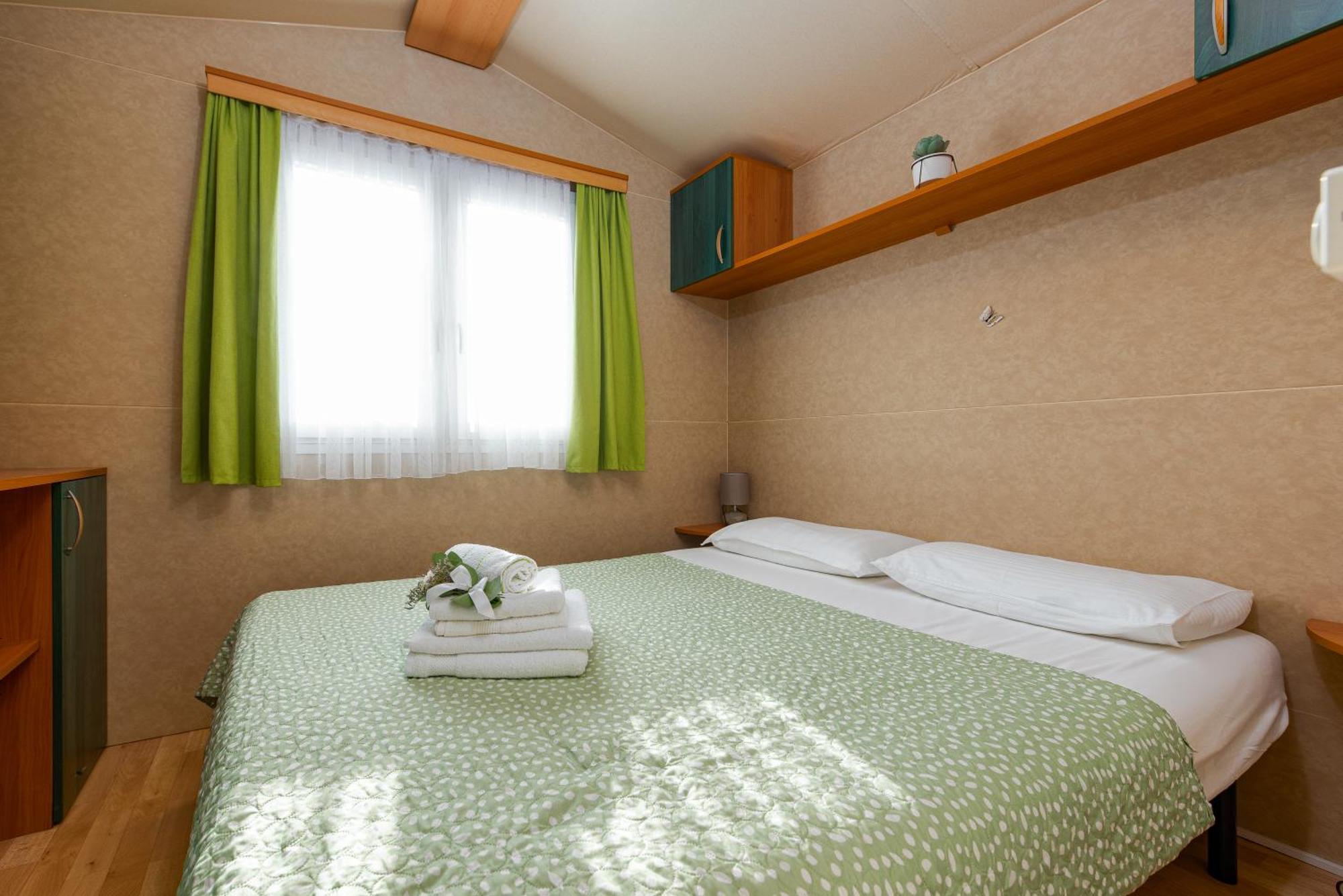 Camp Mrkva Mobile Homes With Pool Sukošan Exteriér fotografie