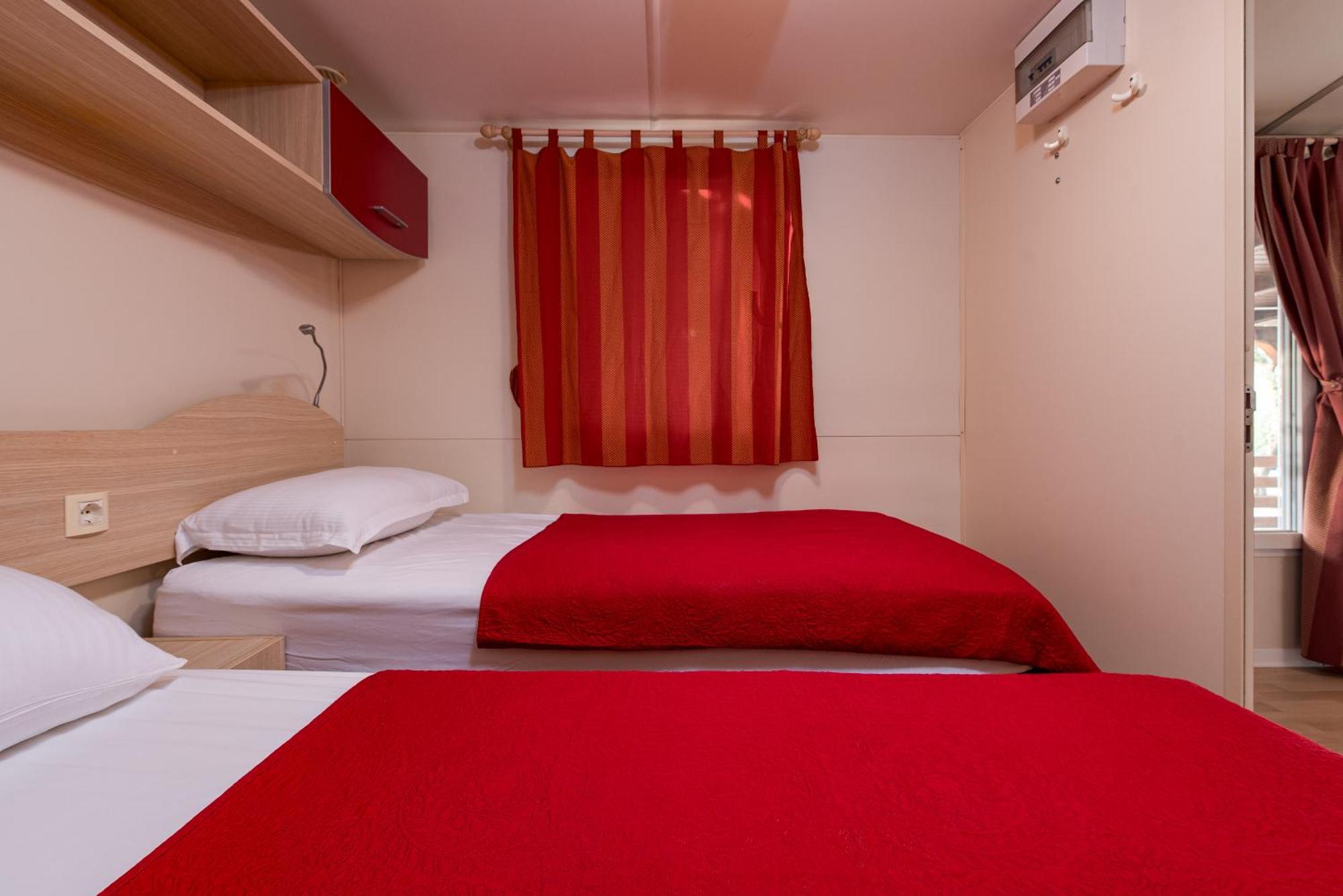 Camp Mrkva Mobile Homes With Pool Sukošan Pokoj fotografie