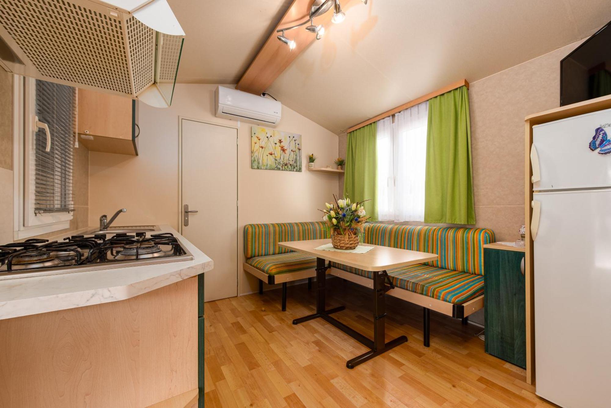 Camp Mrkva Mobile Homes With Pool Sukošan Pokoj fotografie