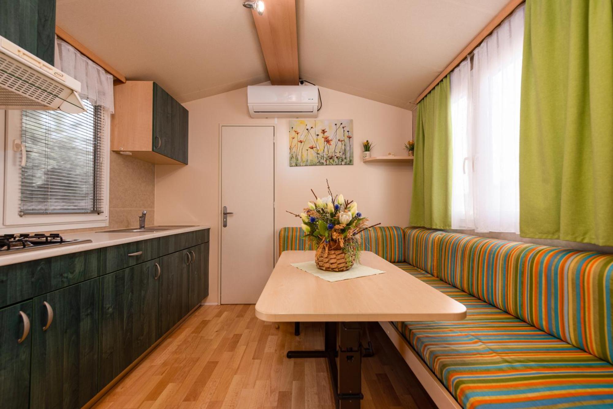 Camp Mrkva Mobile Homes With Pool Sukošan Pokoj fotografie
